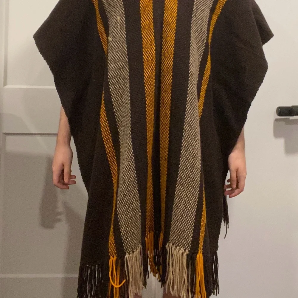Vintage Woven Poncho - Picture 3 of 6
